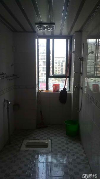 乾坤購(gòu)物對(duì)面乾坤陽(yáng)光4樓2室2廳出租拎包入住