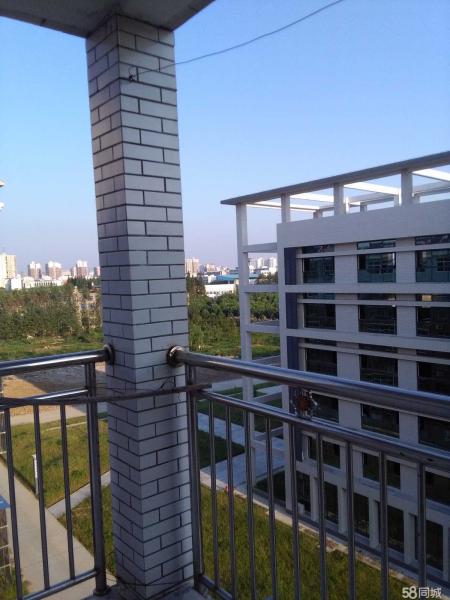 學院附近共青華苑7樓2室2廳85平米拎包入?。?！