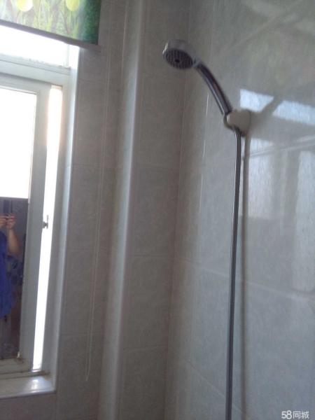 學院附近共青華苑7樓2室2廳85平米拎包入?。?！