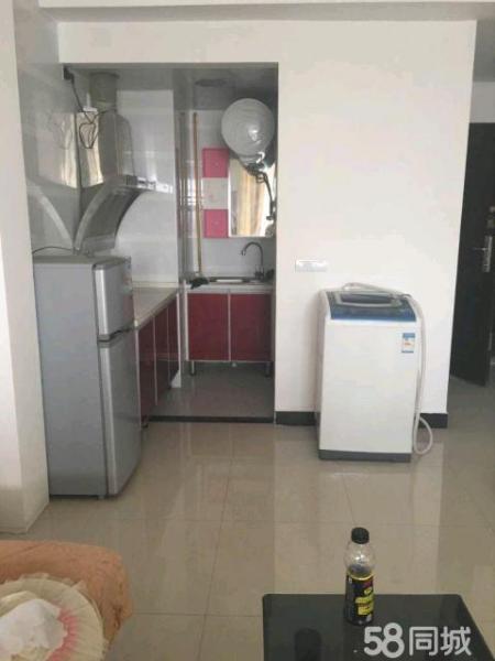 銅鑼灣國際廣場精裝修1室1廳1衛(wèi)1400元拎包即可入住！