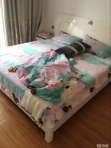 宇濟(jì)濱湖天地2000元/月125㎡3室2廳1衛(wèi)1陽(yáng)臺(tái)精裝