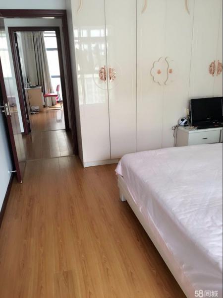 宇濟(jì)濱湖天地2000元/月125㎡3室2廳1衛(wèi)1陽(yáng)臺(tái)精裝