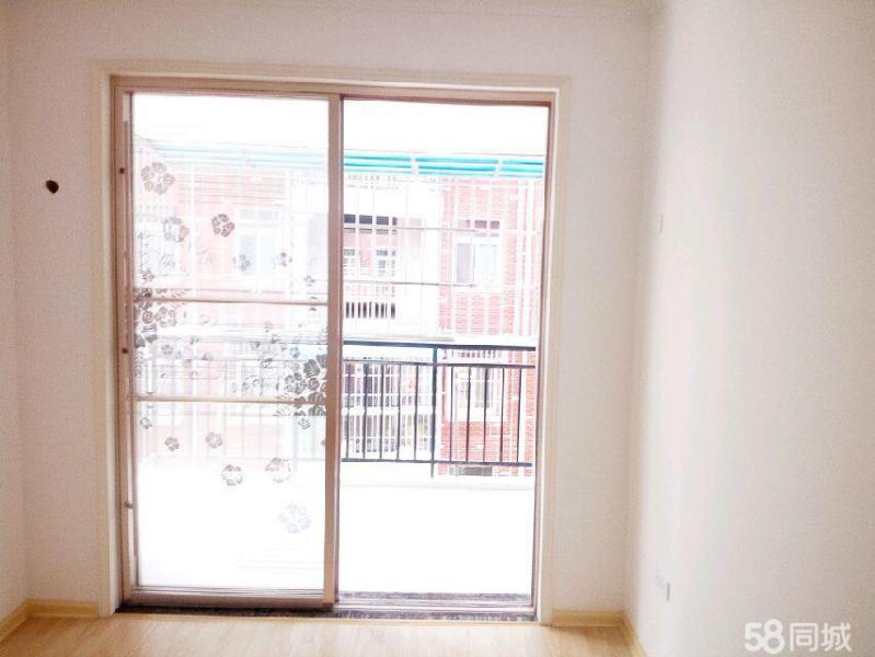 小區(qū)環(huán)境不錯3室2廳1衛(wèi)132平精裝好房急租