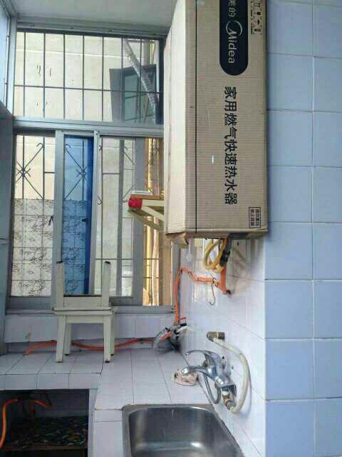 楚澴中學(xué)，玉泉  房航天新村2樓2室1廳1衛(wèi)拎包入住