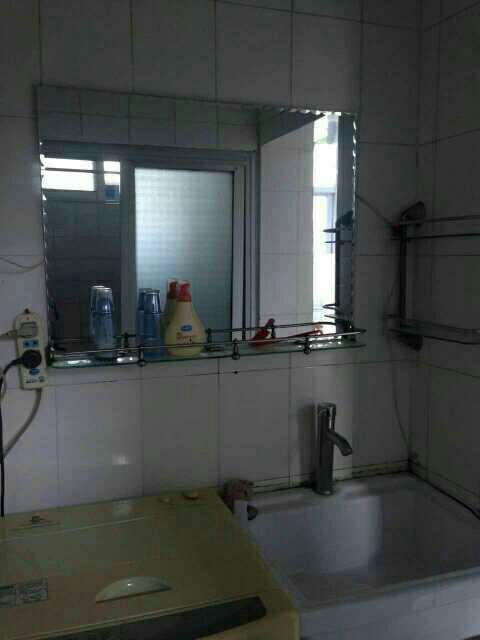 楚澴中學(xué)，玉泉  房航天新村2樓2室1廳1衛(wèi)拎包入住