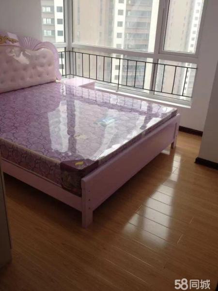 灣流匯精裝修3居室拎包入?。? src=