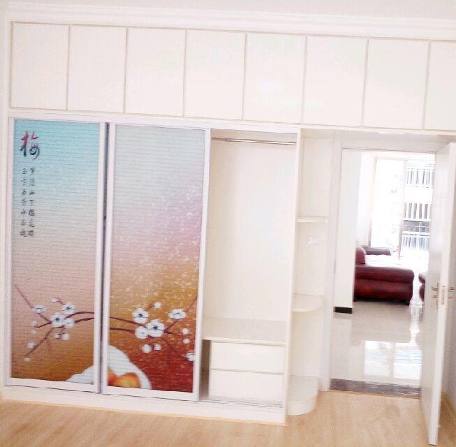 -----三軍帥府3室2廳1衛(wèi)132平，四樓精裝出租----