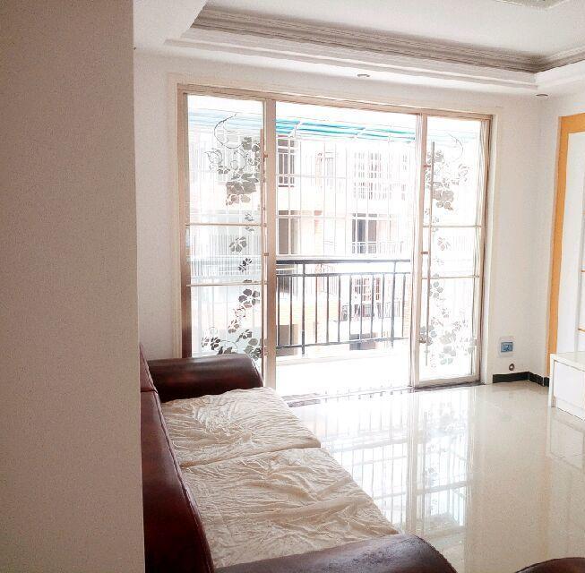 -----三軍帥府3室2廳1衛(wèi)132平，四樓精裝出租----