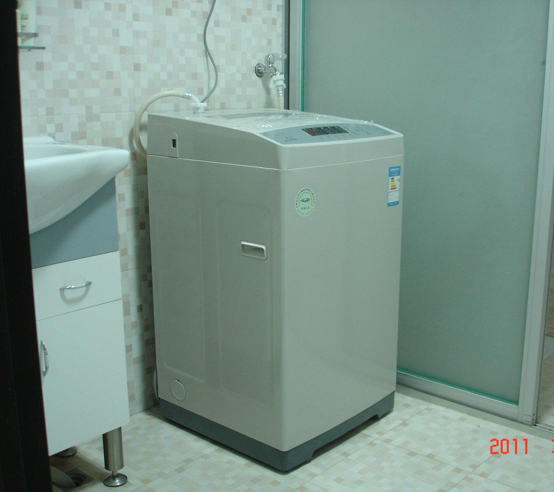 ----全洲國際商城2室1廳95平米簡單裝修年付----