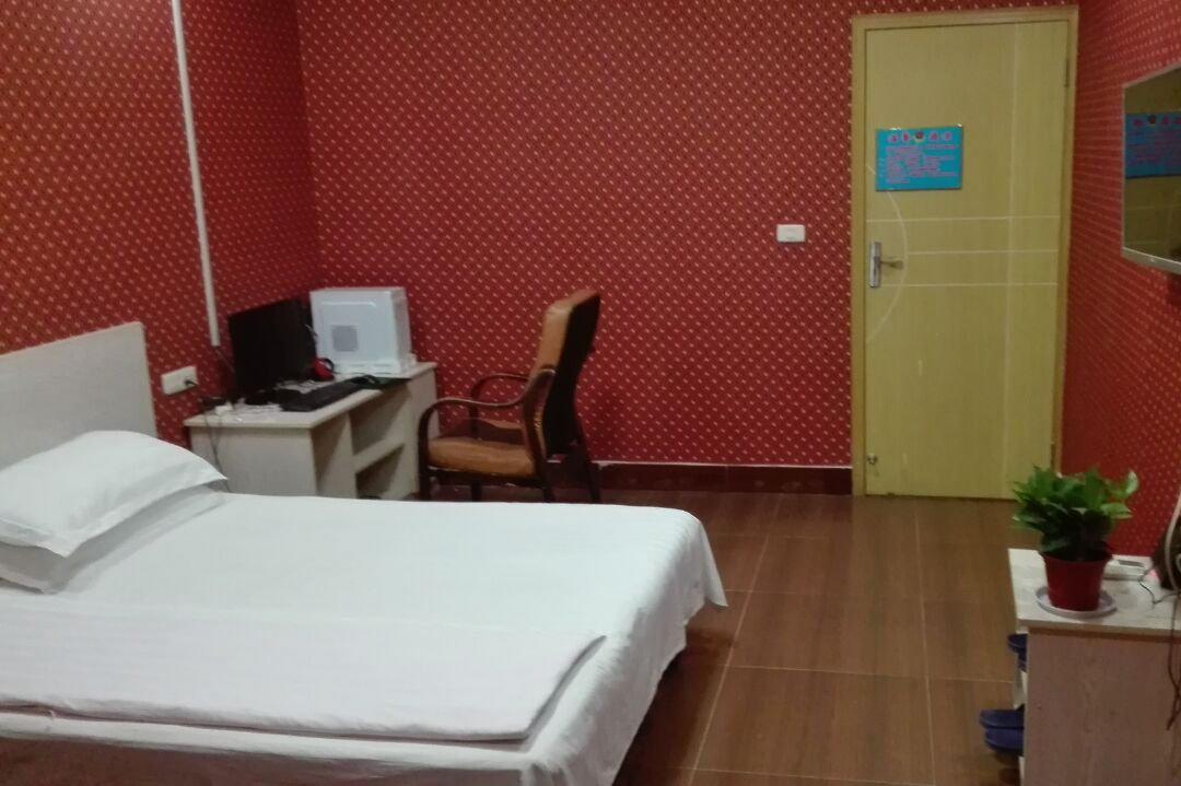 湖北工程学院1室0厅20平米 装修押一付一(个人)