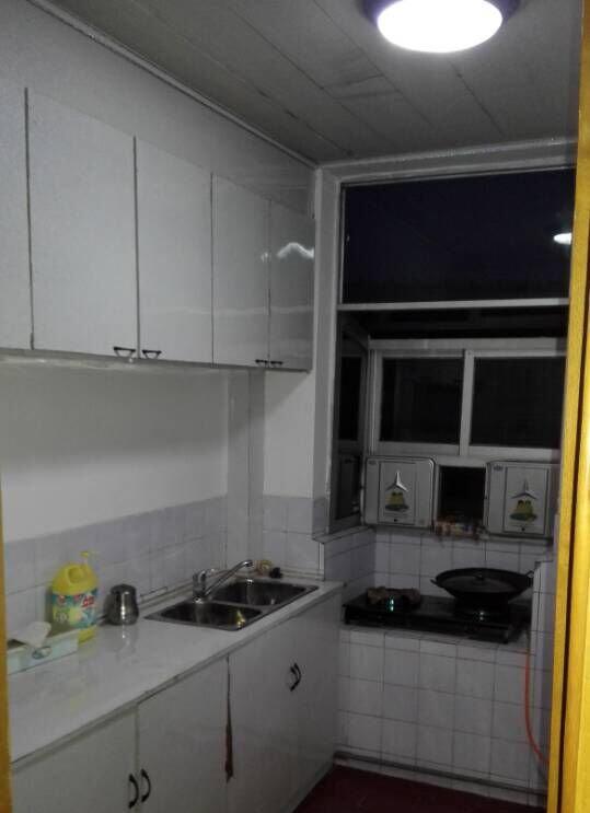 玉泉路口槐荫小区2室2厅100平米中等装修年付(个人)