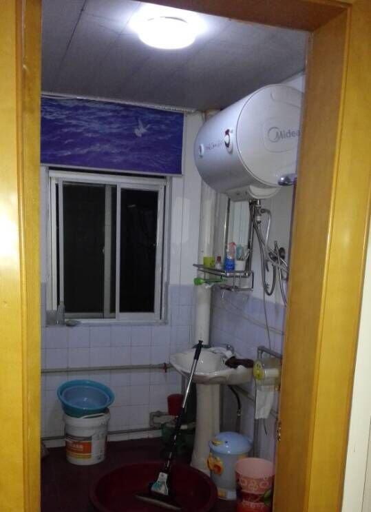 玉泉路口槐荫小区2室2厅100平米中等装修年付(个人)