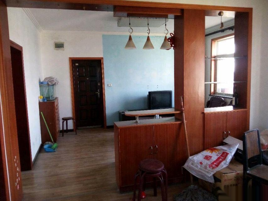 -----出售:孝南建設(shè)路孝武超市對(duì)面7樓裝修3室2廳1衛(wèi)