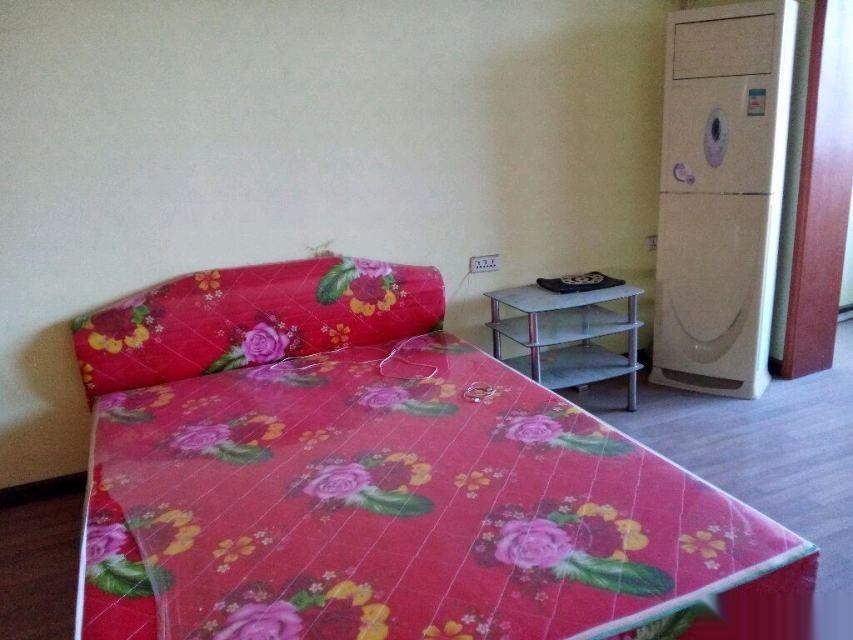 -----出售:孝南建設(shè)路孝武超市對(duì)面7樓裝修3室2廳1衛(wèi)