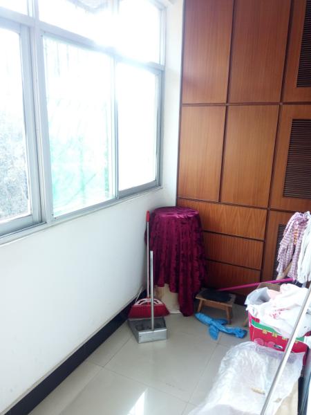 -園林路交匯處4樓單位好房141平3室精裝低價急售-