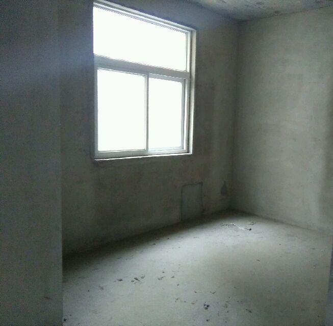 ----三軍帥府，電梯好房出售-----