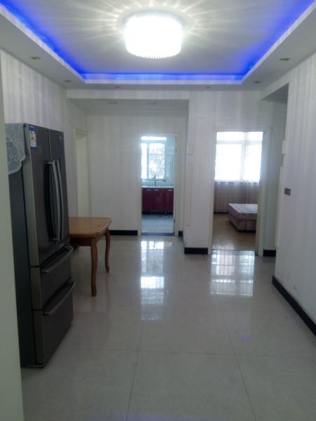 ---槐蔭大道逸景名門小區(qū)2樓3室2廳2衛(wèi)---