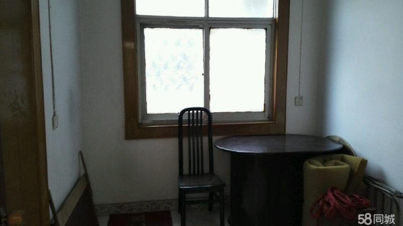 東苑小區(qū)一期2室2廳1衛(wèi)33萬出售