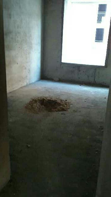 急需现金周转，低价转让毛坯房