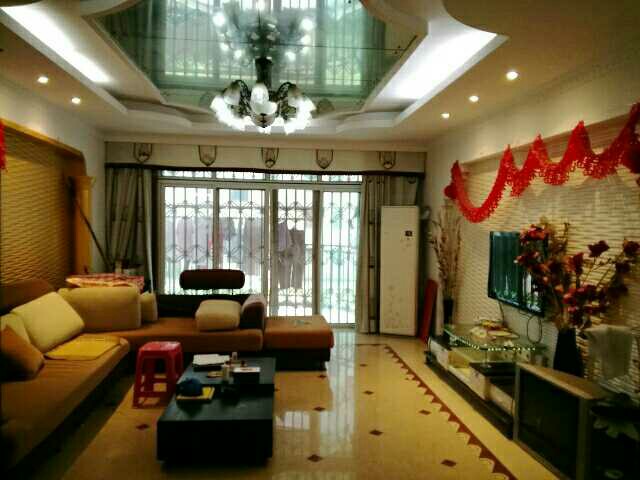 出售:孝南乾坤陽光3室2廳2衛(wèi)139㎡68萬精裝