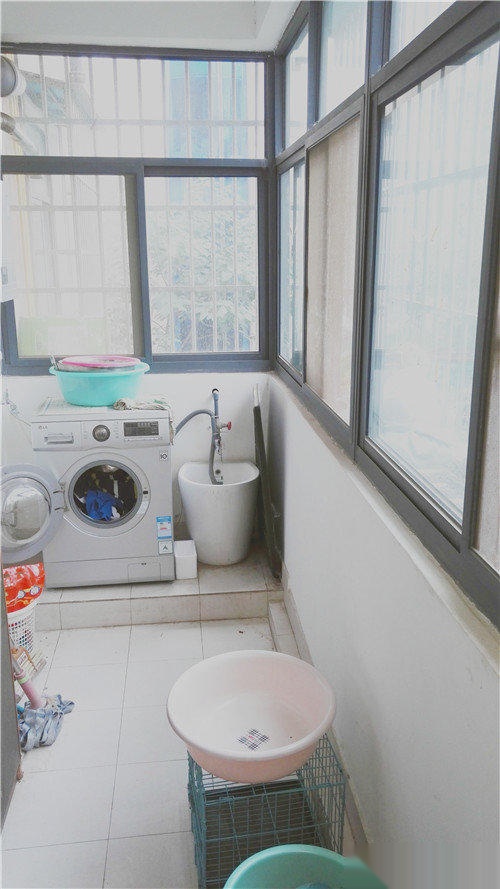 ------文化東路航天新村3室2廳1衛(wèi)精裝修2樓出租