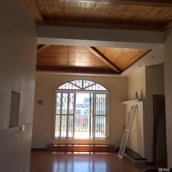 交通便利，精裝大戶型224平米可辦公居家，拎包即可入??！