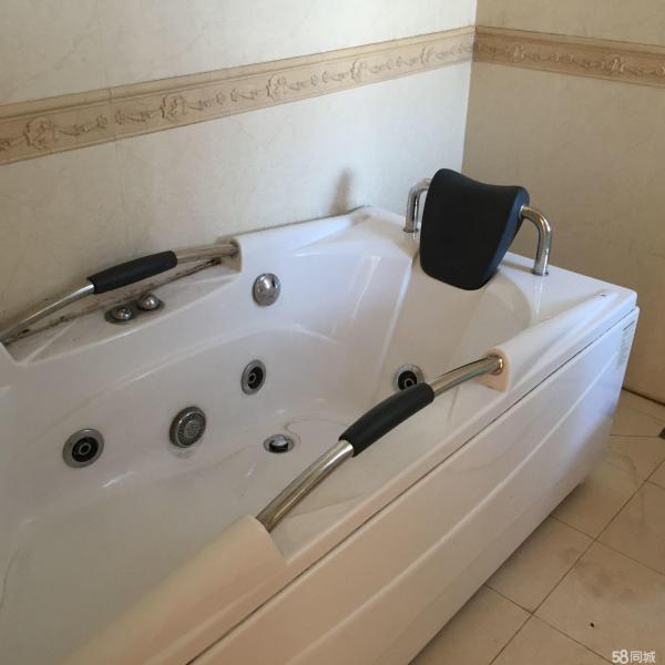 交通便利，精裝大戶型224平米可辦公居家，拎包即可入??！