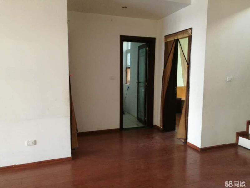 交通便利，精裝大戶型224平米可辦公居家，拎包即可入住！