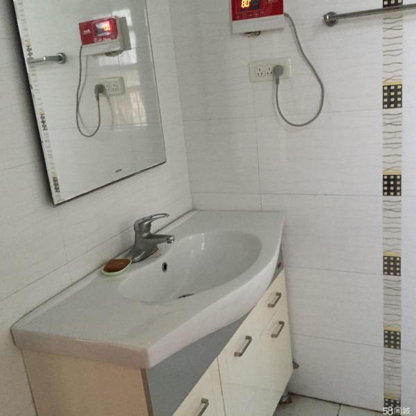 交通便利，精裝大戶型224平米可辦公居家，拎包即可入??！