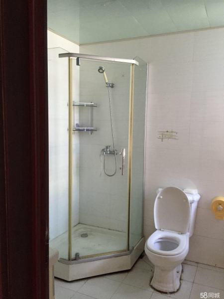 交通便利，精裝大戶型224平米可辦公居家，拎包即可入??！