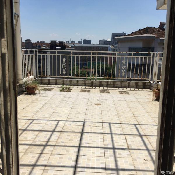 交通便利，精裝大戶型224平米可辦公居家，拎包即可入??！