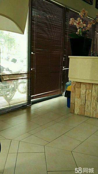 小區(qū)環(huán)境不錯,經(jīng)典小戶型2室2廳1000元每月