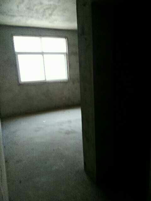 肖家小湾四室二厅二卫大户型低价急售！