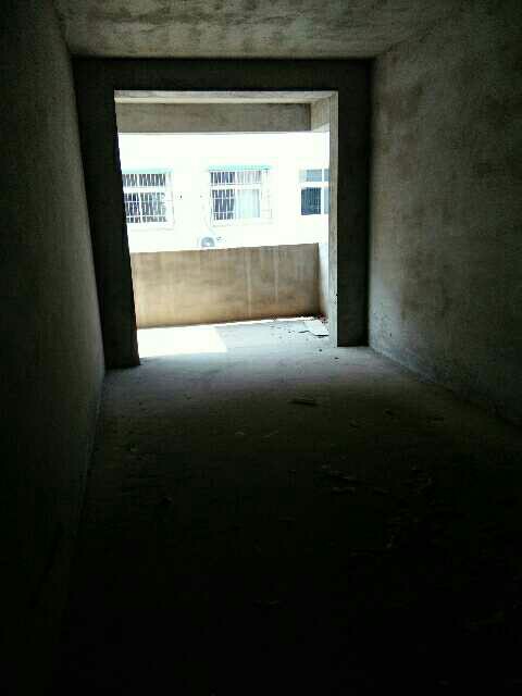 肖家小湾四室二厅二卫大户型低价急售！