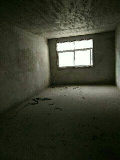 肖家小湾四室二厅二卫大户型低价急售！