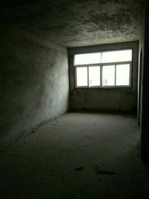 肖家小湾四室二厅二卫大户型低价急售！