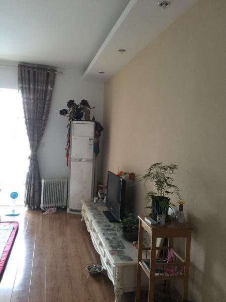 76万带车位,装修考究, 大气,看房需预约.