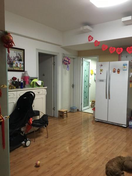 76万带车位,装修考究, 大气,看房需预约.