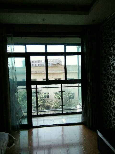 福星城三室精裝房出租，拎包即可入??！