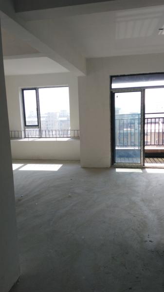 中建國(guó)際花園60萬(wàn) 120平米 9月交房