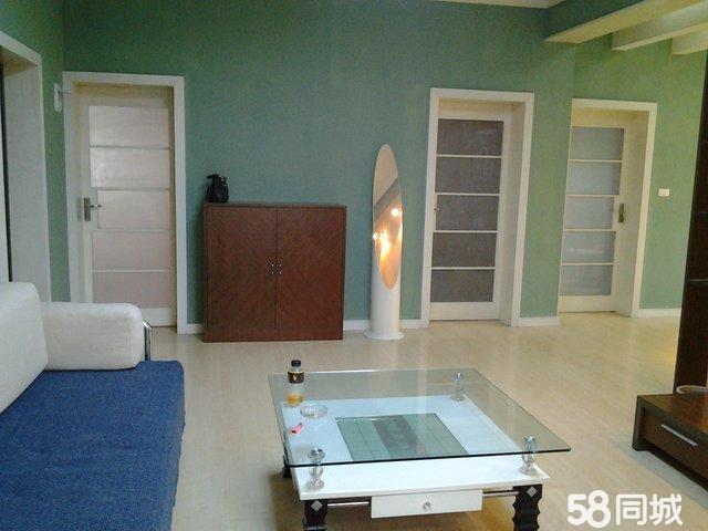 東苑小區(qū)3室精裝修拎包入??！