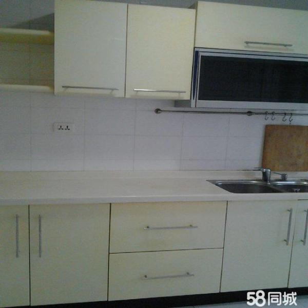 東苑小區(qū)3室精裝修拎包入??！