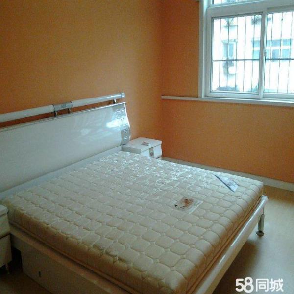 東苑小區(qū)3室精裝修拎包入住！