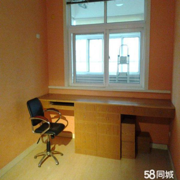 東苑小區(qū)3室精裝修拎包入??！