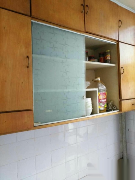 ------交通中路理絲小區(qū)好樓層靚房個人出租