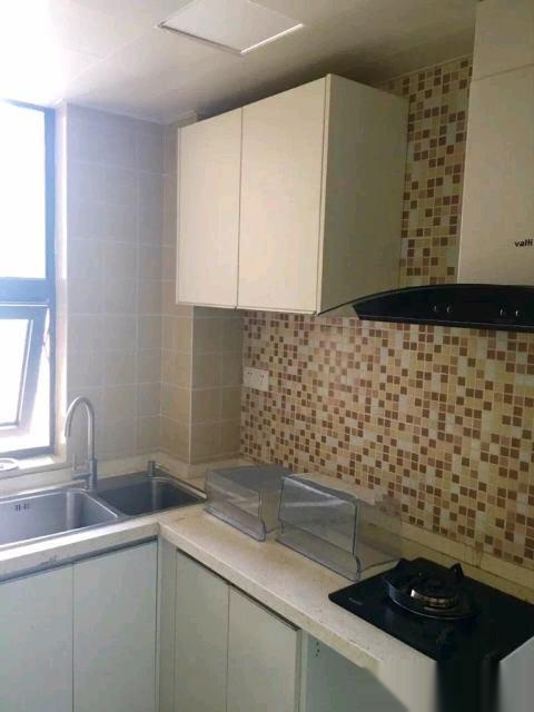 孝南星河天街2室1廳1衛(wèi)2000元精裝修拎包入??！