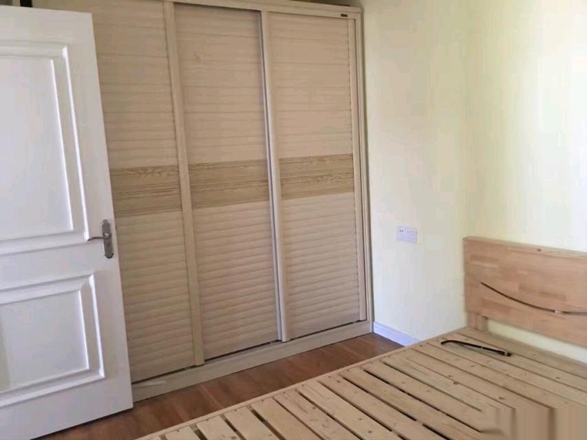 孝南星河天街2室1廳1衛(wèi)2000元精裝修拎包入?。? src=