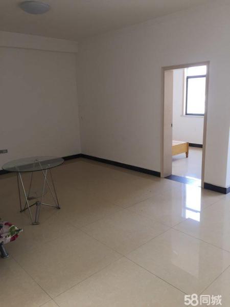 交通西路孝高于學(xué)院附近，3室2廳2衛(wèi)