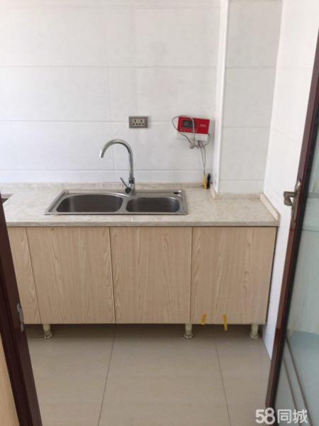 交通西路孝高于學(xué)院附近，3室2廳2衛(wèi)