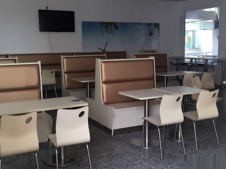 （出售）孝感工程學院攤位柜臺200平米急轉(zhuǎn)含半年租